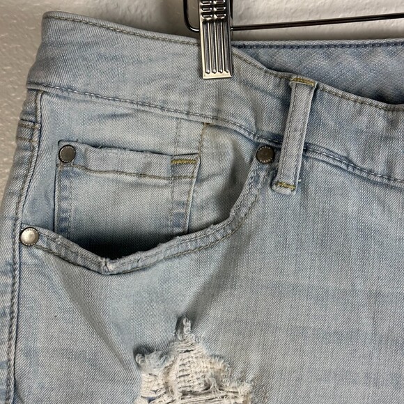 Torrid Distressed Denim Light Washed Bermuda Shorts Size 22 - Picture 5 of 10